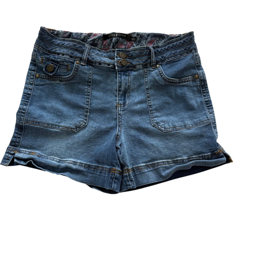 One5One Denim Shorts Women Size 8 Blue Patch Pocket Paisley Waistband Cuffed